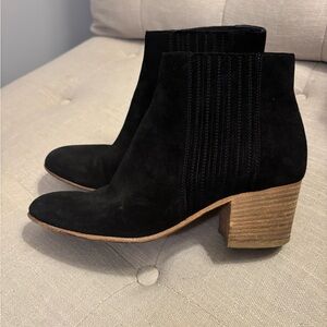 Vince Haider Black Suede Ankle Boots Womens Pull-On Heeled Classic Size 7